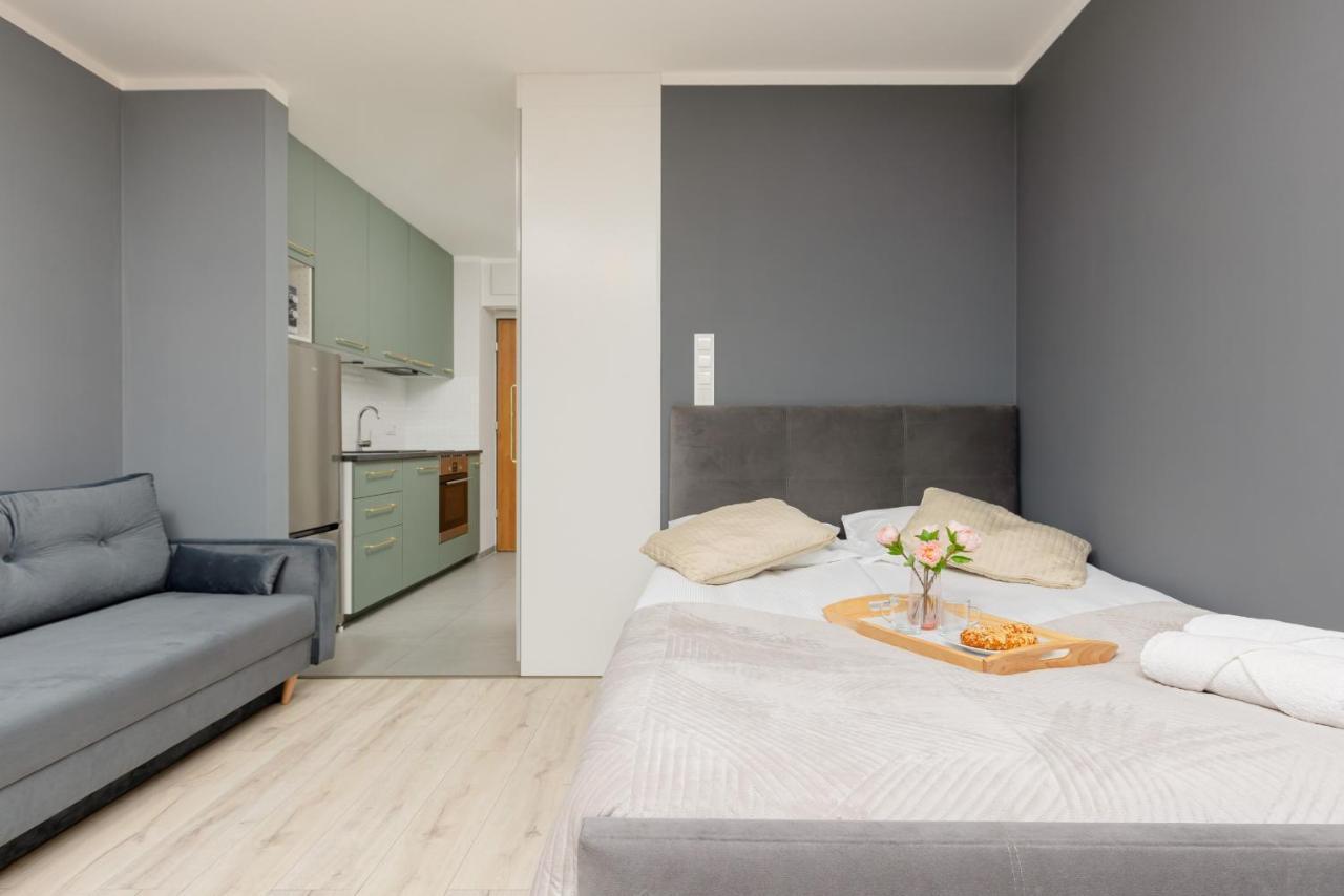 Studio With Balcony Warsaw Kokoryczki By Noclegi Renters Exteriör bild