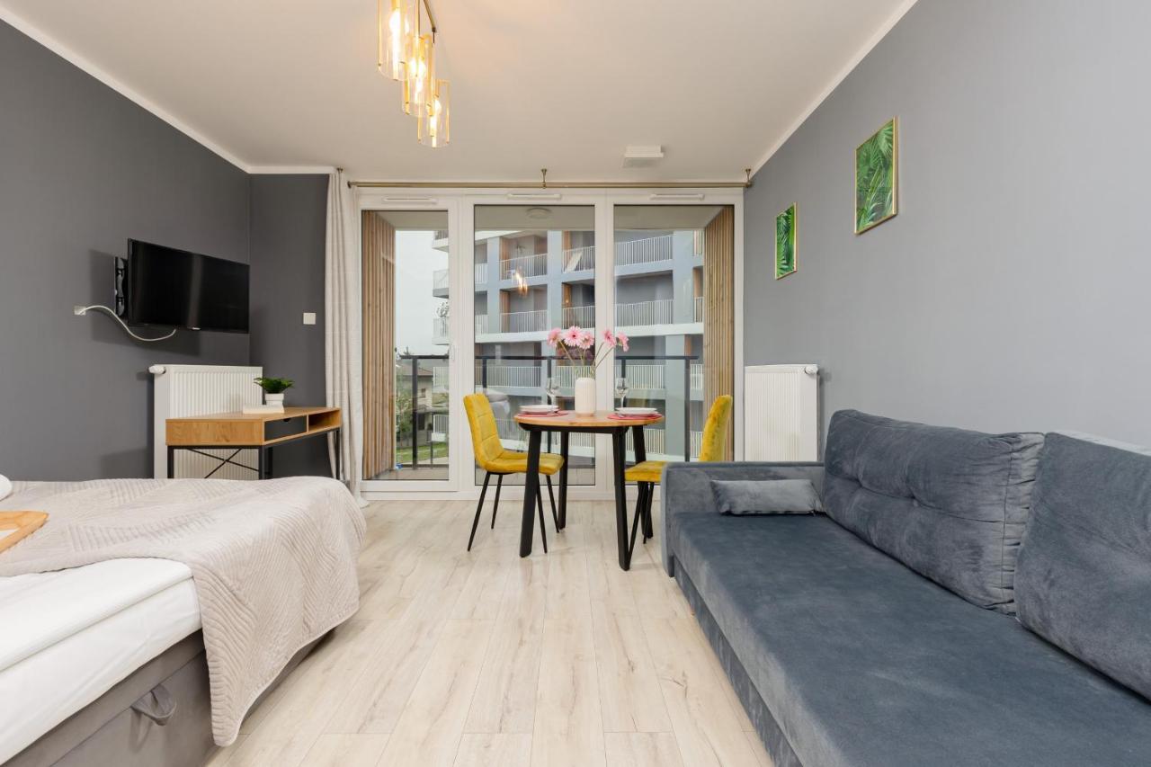 Studio With Balcony Warsaw Kokoryczki By Noclegi Renters Exteriör bild